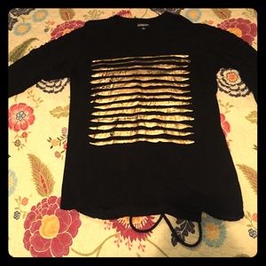 Black and gold long sleeve shirt or sweatshirt